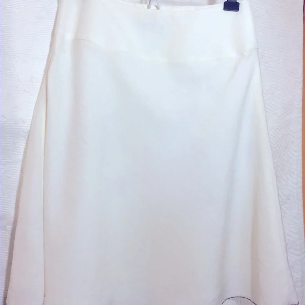 NWOT NINE‎ & CO LINEN /RAYON WHITE LAVENDER SKIRT SIZE 4P
